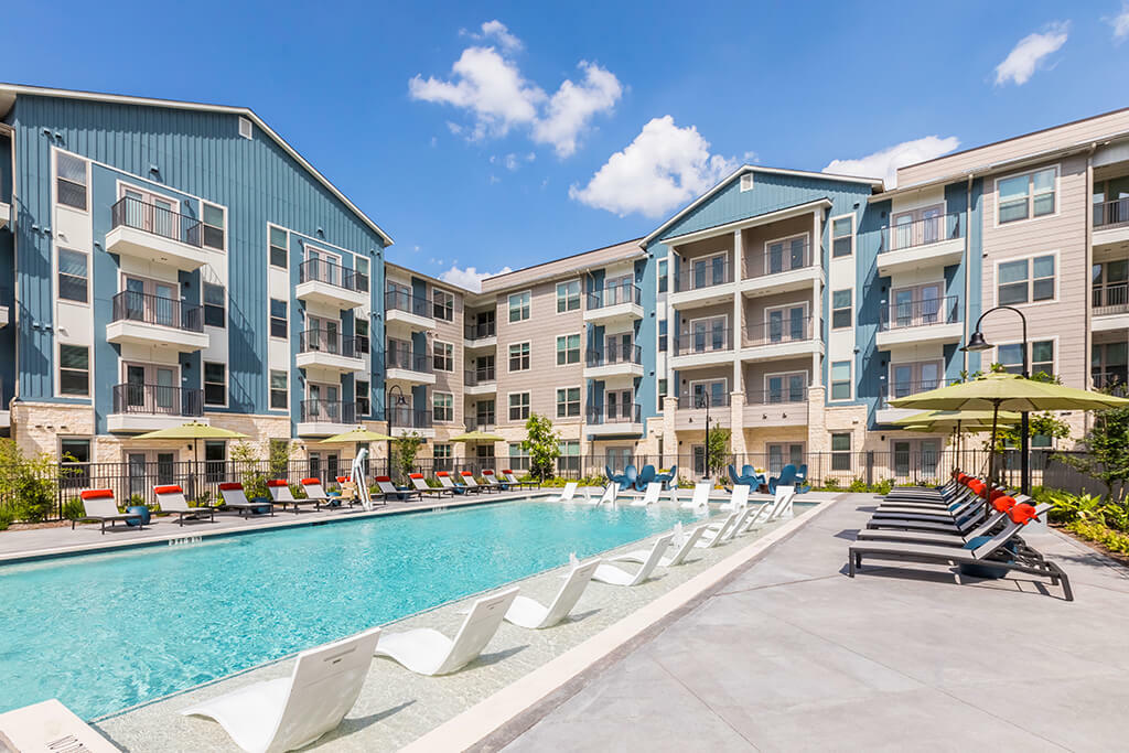 Luxury Apartments in Austin, TX 1900 Parmer Apartments